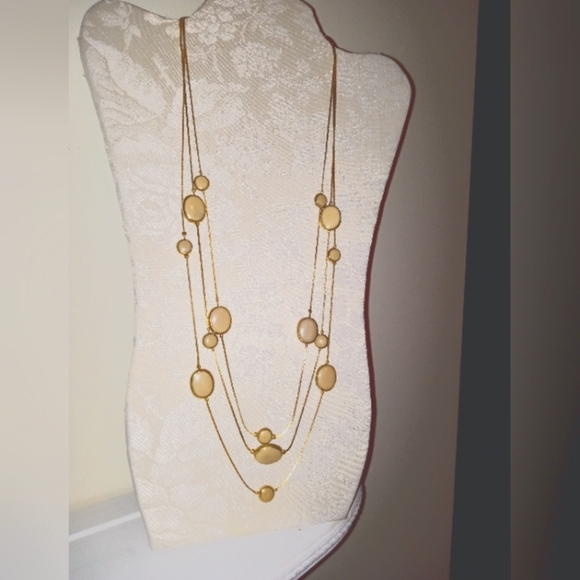 Vintage Avon 3 Strand Necklace - Picture 1 of 5